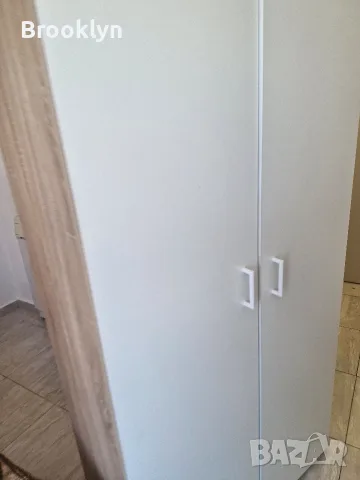 Продава се двукрилен гардероб, снимка 2 - Гардероби - 55902008