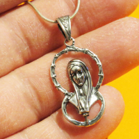 Сребърен синджир със сребърен медальон богородица, Дева Мария - притежавайте този медальон, снимка 2 - Колиета, медальони, синджири - 36118490