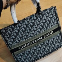 Christian Dior дамска чанта висок клас реплика, снимка 1 - Чанти - 41376561