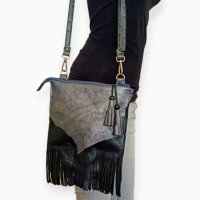 Мини дамска чанта от естествена кожа с ресни , снимка 1 - Чанти - 41368997