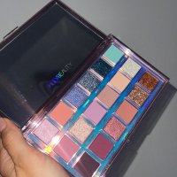 Huda Beauty Mercury Retrograde Оригинал, снимка 4 - Декоративна козметика - 40494605