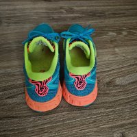 Дамски маратонки ASICS цветни сини неон, снимка 2 - Маратонки - 42673464
