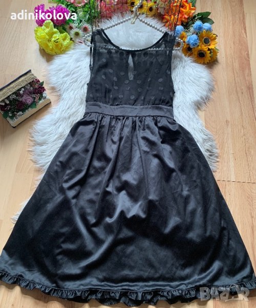 Сатенена рокля, снимка 1