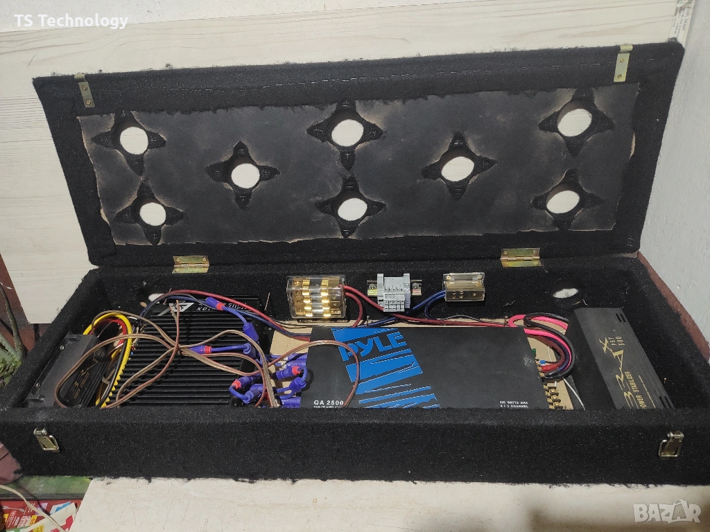 Автомобилна музика комплект усилватели / бушони / филтри / кабели, снимка 1