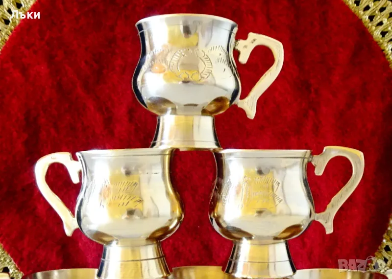 Бронзови чаши за ракия,столче,гравирани. , снимка 1