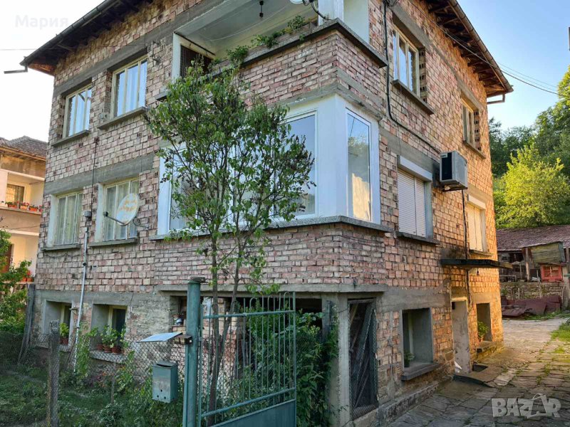 Етаж от къща на село Жълтеш, снимка 1