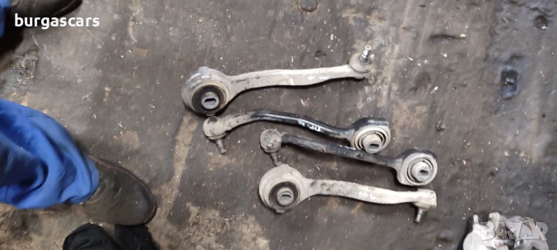 Носачи предни Mercedes C220 W203 - 40лв, снимка 1