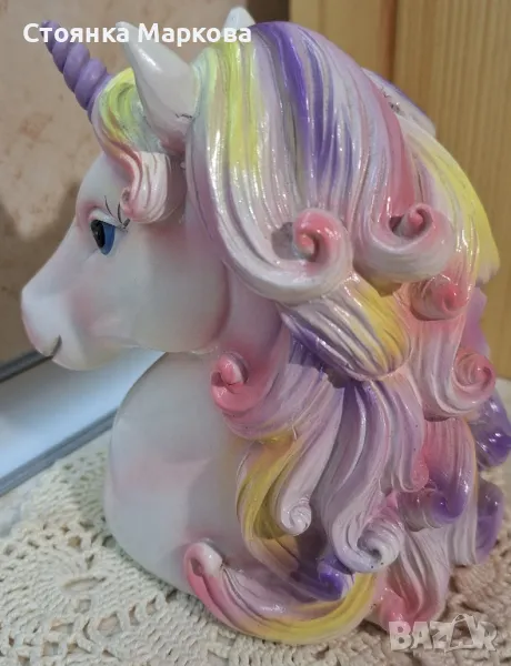 Красив порцеланов еднорог-касичка, снимка 1