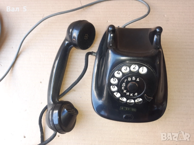 Стар български бакелитов телефон - 1963 г, снимка 2 - Антикварни и старинни предмети - 52248645