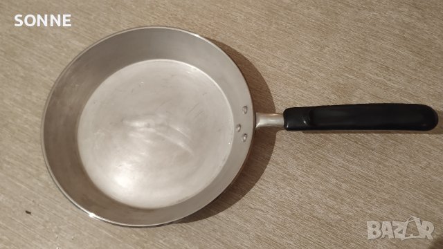 Стар алуминиев тиган от Соца, снимка 4 - Съдове за готвене - 41024711