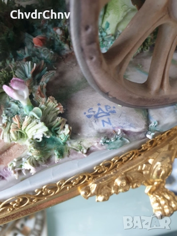 Capodimonte скулптура 45см/Каподимонте стара голяма порцеланова фигура-композиция/карета-любовници, снимка 17 - Статуетки - 52571683