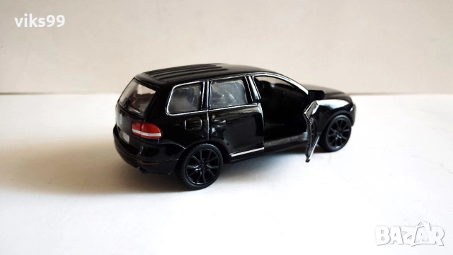 Volkswagen Touareg Maisto - Мащаб 1:42, снимка 4 - Колекции - 51499198