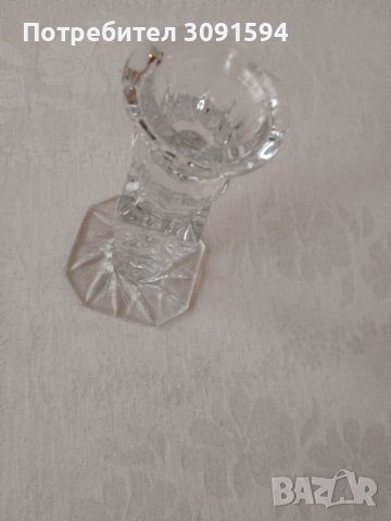 кристален свещник има малка люспа , снимка 3 - Антикварни и старинни предмети - 44422355