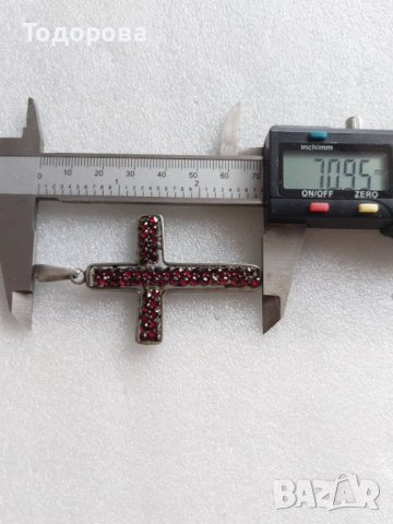 Сребърен кръст с гранати и руски кръст с емайл и позлата, снимка 4 - Колиета, медальони, синджири - 53603359