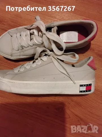 ПРОДАВАМ КОЖЕНИ ГУМЕНКИ TOMMY JEANS 39 НОМЕР, снимка 2 - Кецове - 55941665