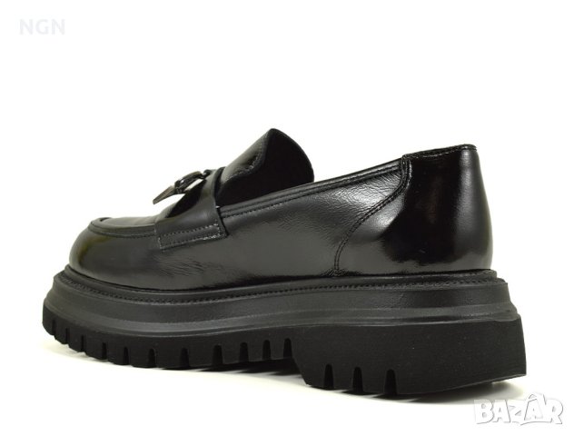 Модерни дамски мокасини тип уолфър в черен лак с модерен аксесоар , снимка 4 - Дамски ежедневни обувки - 42259315