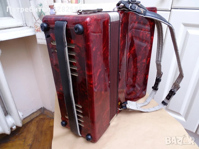 Акордеон Велтмайстер Стела 60 баса, снимка 6 - Акордеони - 50695868