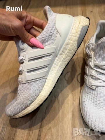 Оригинални маратонки Adidas UltraBoost 4.0! 42,5 н, снимка 6 - Маратонки - 51253684