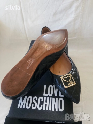 Обувки Moschino, снимка 3 - Дамски ежедневни обувки - 52444537