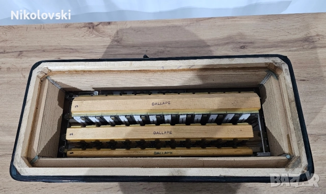 Италански акордеон Dallape, снимка 6 - Акордеони - 52358462