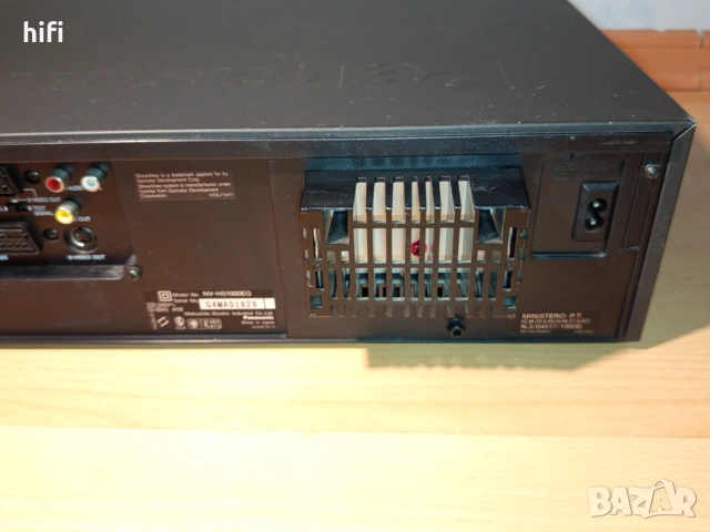 Видео VHS плейър Panasonic NV-HS1000G, снимка 7 - Плейъри, домашно кино, прожектори - 53289426