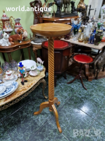 Прекрасна антикварна френска висока дървена масичка , снимка 7 - Антикварни и старинни предмети - 52310183