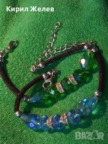 Две ПРЕКРАСНИ СРЕБРИСТИ АРТ ГРИВНИ с ФАСЕТИРАН ЦВЕТЕН КРИСТАЛ 39707, снимка 10 - Гривни - 47219439