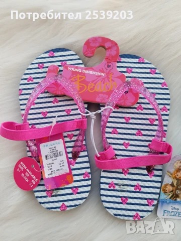 Пончо, бански и чехли за момиче 4-5 години, снимка 5 - Детско бельо и бански  - 50887586