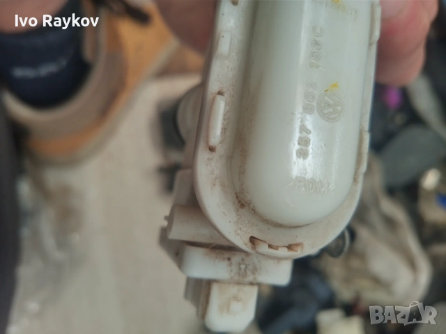 Моторче Централно Заключване за Volkswagen PASSAT , 357862153C., снимка 8 - Части - 53847100