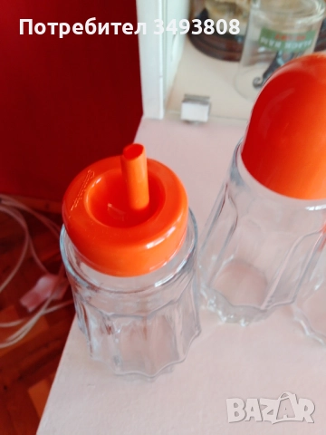 Комплект за хранене -две солници и две малки шишета за олио и оцет , снимка 3 - Прибори за хранене, готвене и сервиране - 51788024