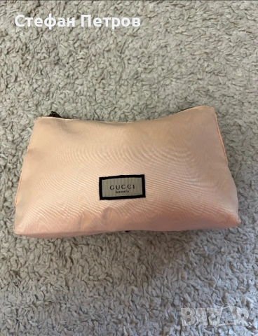 Gucci Beauty чантичка за гримове