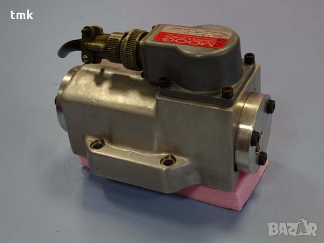 Хидравличен пропорционален клапан MOOG Controls Division 79-302A, снимка 3 - Резервни части за машини - 34162258