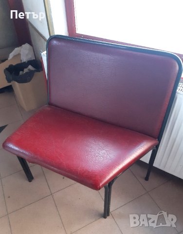 Малко кожено канапе от тръбна мебел, снимка 3 - Дивани и мека мебел - 44405547