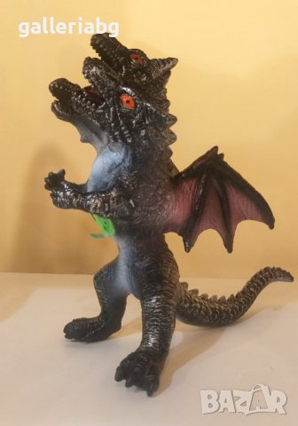 Триглав змей със звуци