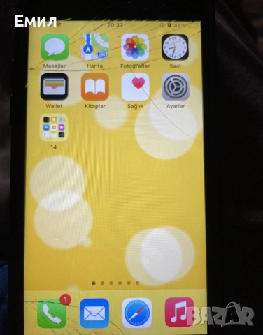 Продавам айфон 6s,работи си нормално ,дисплеят му е пукнат,всичко друго му е наред,64gb,