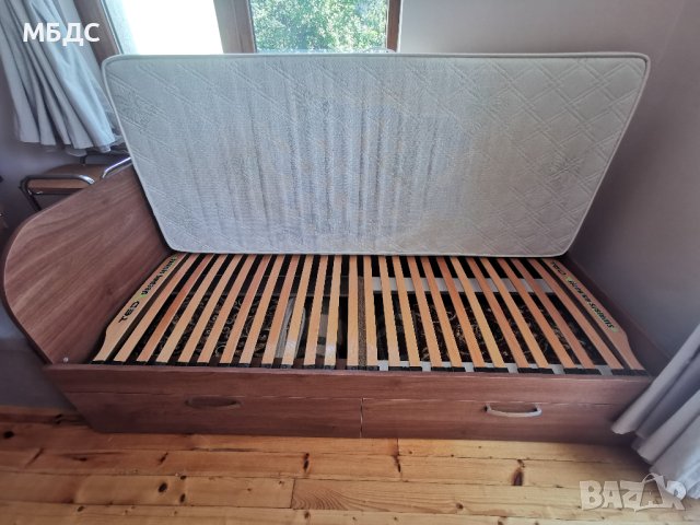 Легло единично с чекмеджета, рамка и матрак 