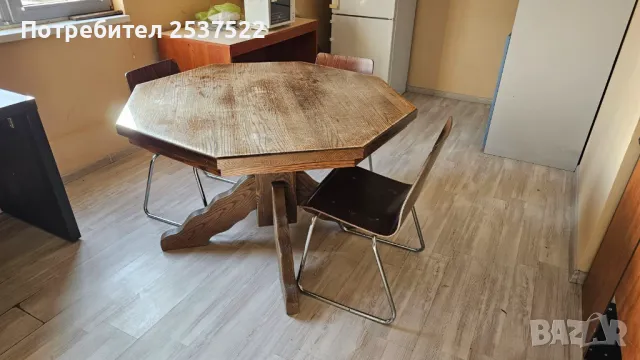 Маса от масивно дърво