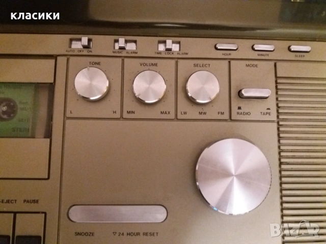 Радиокасетофон часовник ITT Schaub Lorenz.  , снимка 6 - Радиокасетофони, транзистори - 53480453