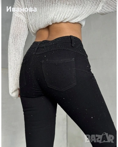 Нови страхотни черни дънки с апликации 