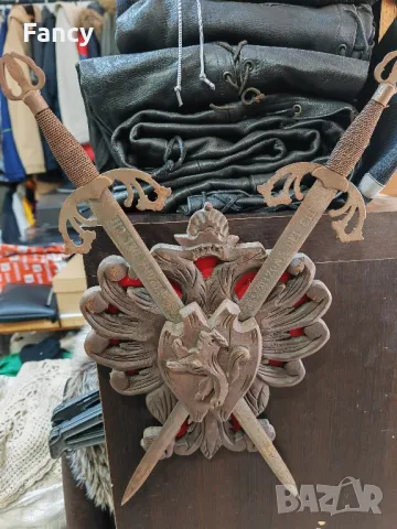Декорация дърворезба с два стоманени меча , снимка 10 - Антикварни и старинни предмети - 49413690