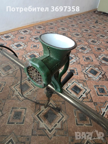 Ръчна машина за мелене на месо, снимка 3 - Аксесоари за кухня - 53191347