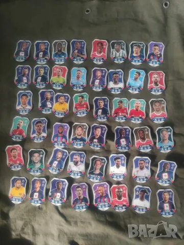 Продавам карти на футболисти