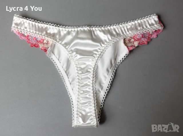 M/L сатенена нова прашка с красив колан и цветни бродерии, снимка 3 - Бельо - 52555231