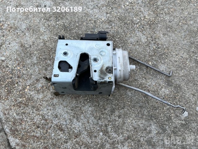 Предна лява брава за Ауди А4, снимка 3 - Части - 41932609