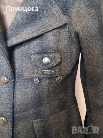 Вталено палто Replay , снимка 2 - Палта, манта - 49850744