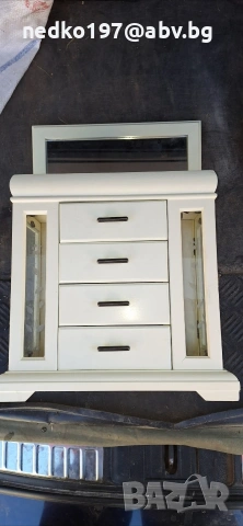 продава се кутия за бижута 45 евро 