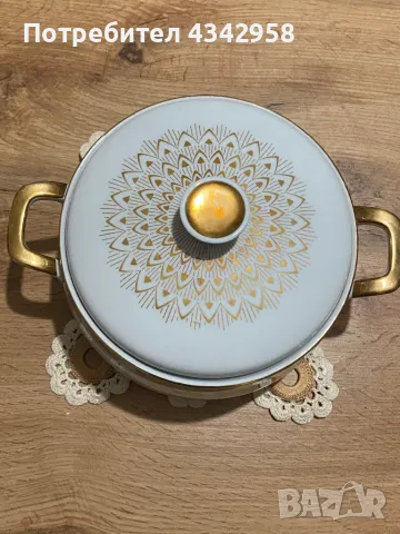 SCHUMANN ARZBERG. 1960-1970г.Супник със златен мотив.