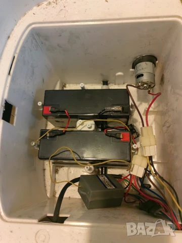 BMW Акумолаторен детски джип, снимка 4 - Коли, камиони, мотори, писти - 50669416