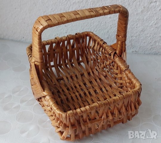 Стара дървена малка сладка плетена правоъгълна кошница с дръжка, снимка 7 - Други - 42335507