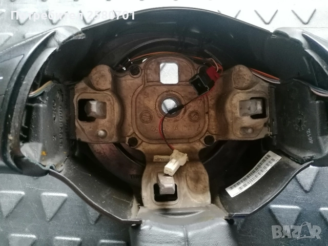 Продавам оригинален кожен мулти волан за Фиат 500 от2009г. до 2015г , снимка 6 - Аксесоари и консумативи - 51708590